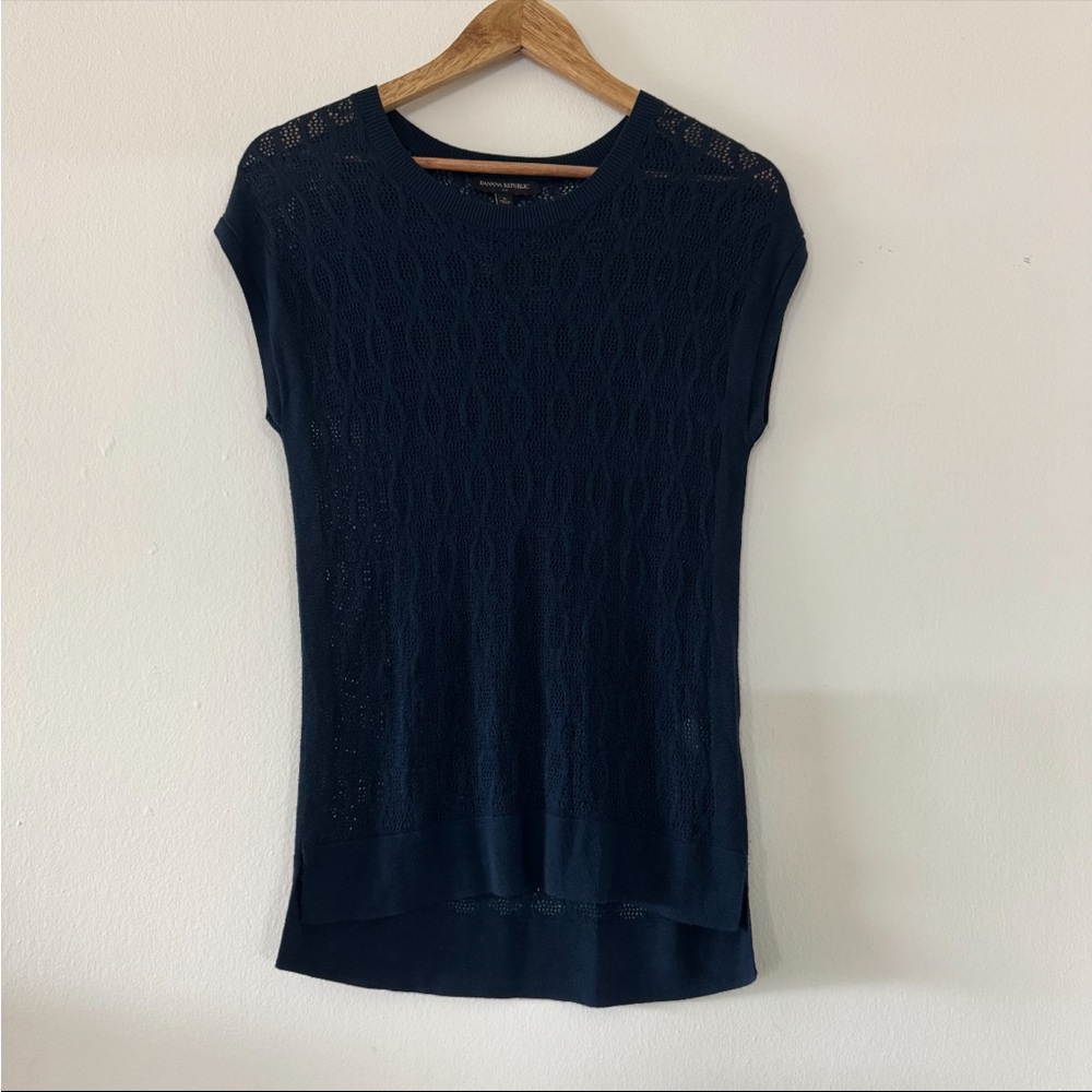 Crochet Knit Women’s Banana Republic Navy Cap Sleeve Top